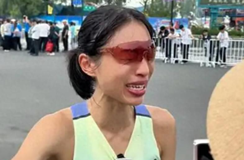 担心的事还是发生，跑丢编制的女护士张水华，又回到了她的怪圈